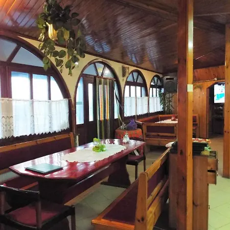 Bar & Guests Ela Hotel