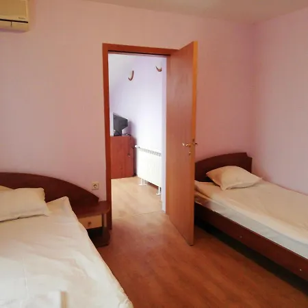 Bar & Guests Ela Hotel *