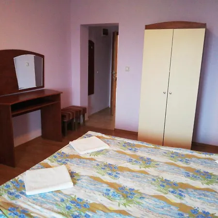 Hotel Bar & Guests Ela