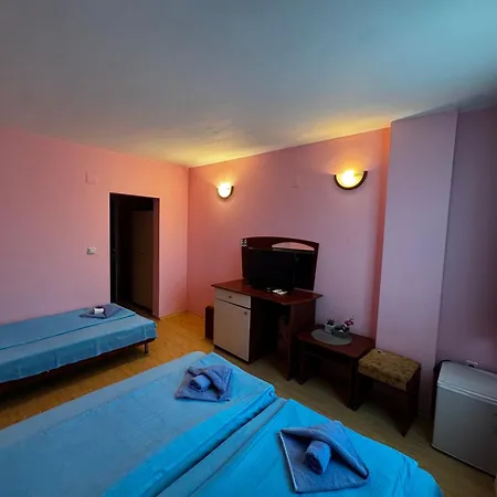 Bar & Guests Ela ホテル *